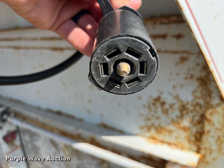 image for item EH2842 2008 Circle D Corp 6816GNST livestock trailer