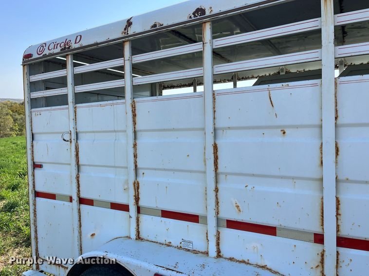 image for item EH2842 2008 Circle D Corp 6816GNST livestock trailer