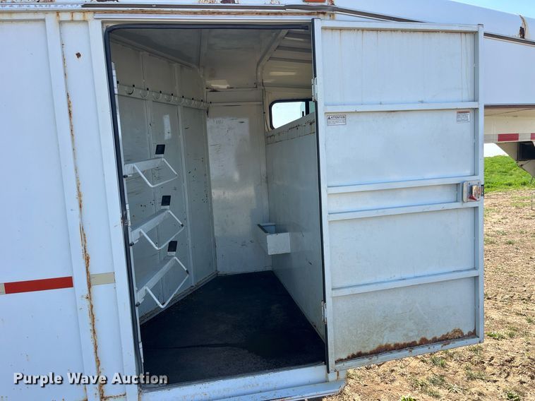 image for item EH2842 2008 Circle D Corp 6816GNST livestock trailer