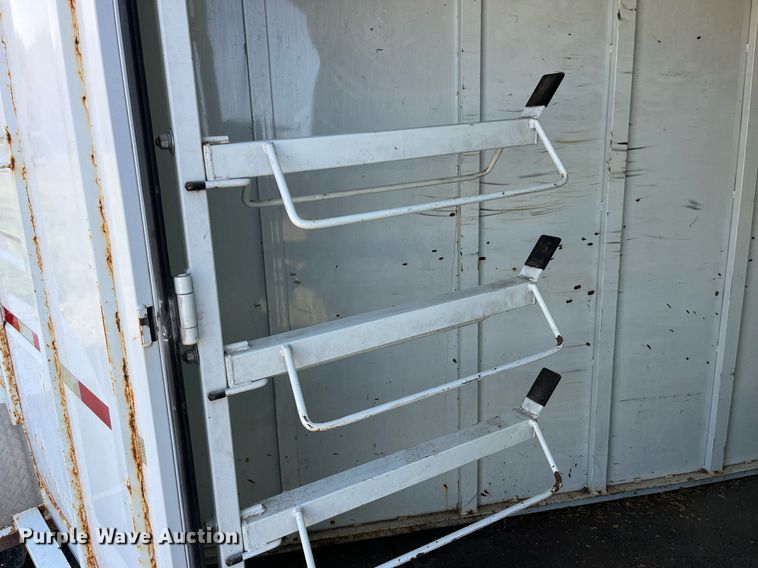 image for item EH2842 2008 Circle D Corp 6816GNST livestock trailer