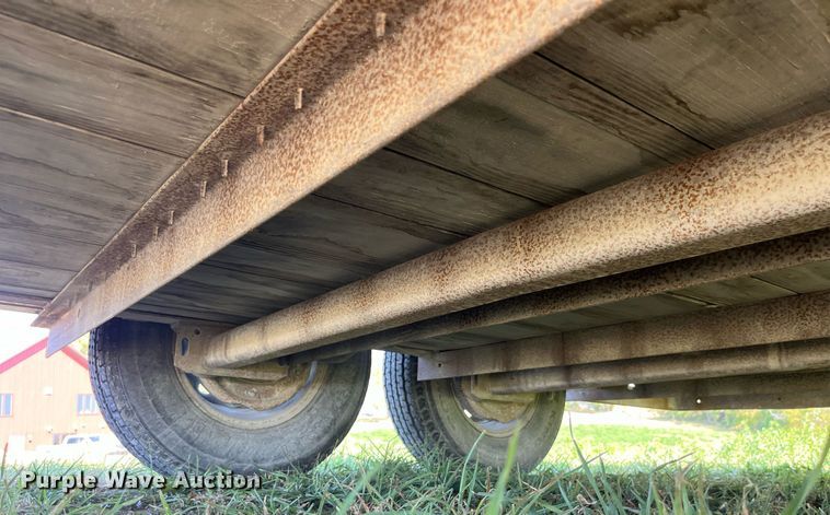 image for item EH2842 2008 Circle D Corp 6816GNST livestock trailer