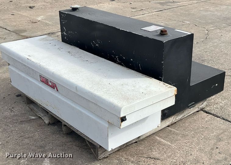 image for item EH2862 Dee Zee auxiliary fuel tank 