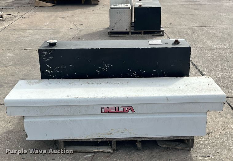 image for item EH2862 Dee Zee auxiliary fuel tank 