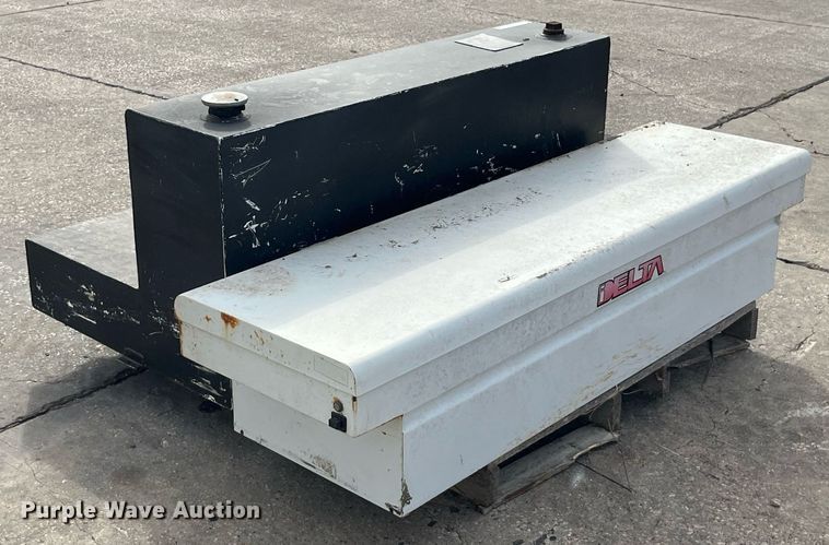 image for item EH2862 Dee Zee auxiliary fuel tank 