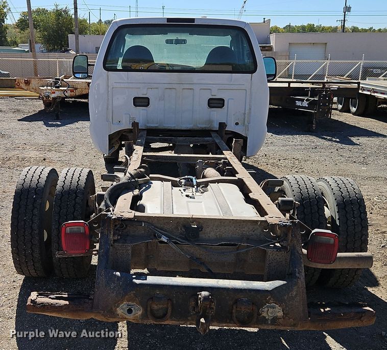 image for item EI8444 2005 Ford F450 Super Duty XL truck cab and chassis