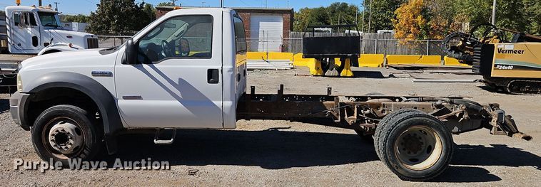 image for item EI8444 2005 Ford F450 Super Duty XL truck cab and chassis