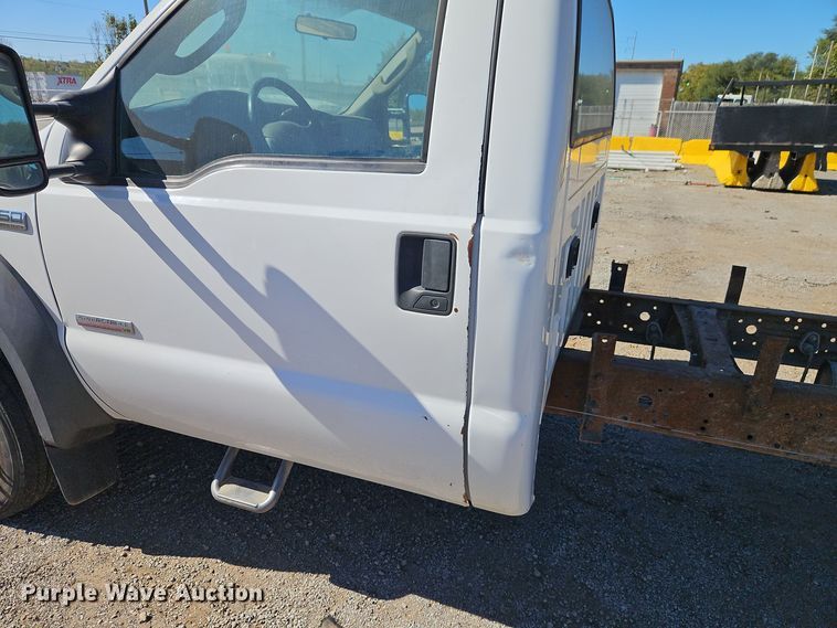 image for item EI8444 2005 Ford F450 Super Duty XL truck cab and chassis