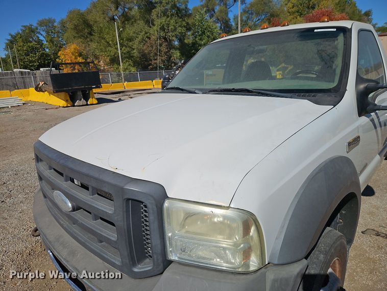 image for item EI8444 2005 Ford F450 Super Duty XL truck cab and chassis