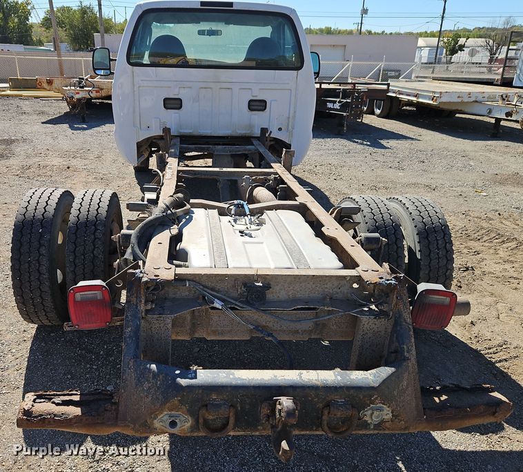image for item EI8444 2005 Ford F450 Super Duty XL truck cab and chassis