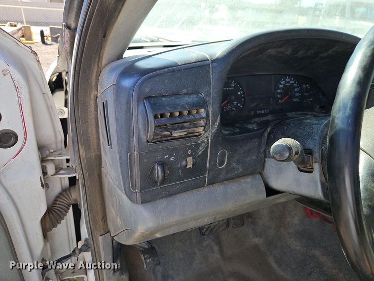 image for item EI8444 2005 Ford F450 Super Duty XL truck cab and chassis