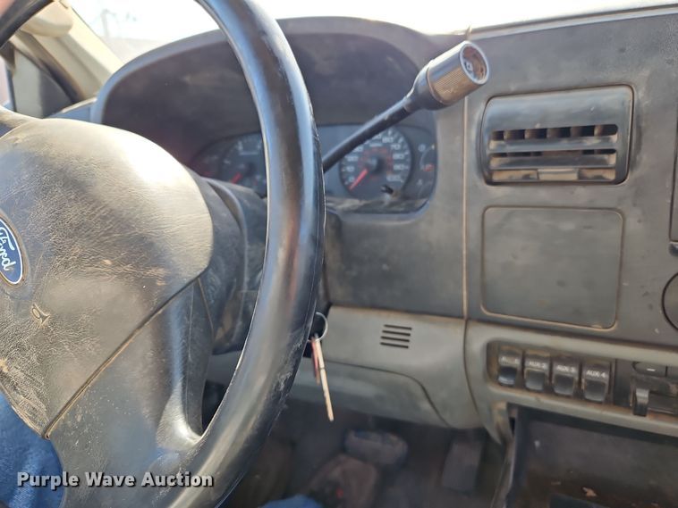 image for item EI8444 2005 Ford F450 Super Duty XL truck cab and chassis