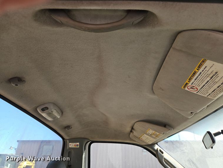 image for item EI8444 2005 Ford F450 Super Duty XL truck cab and chassis