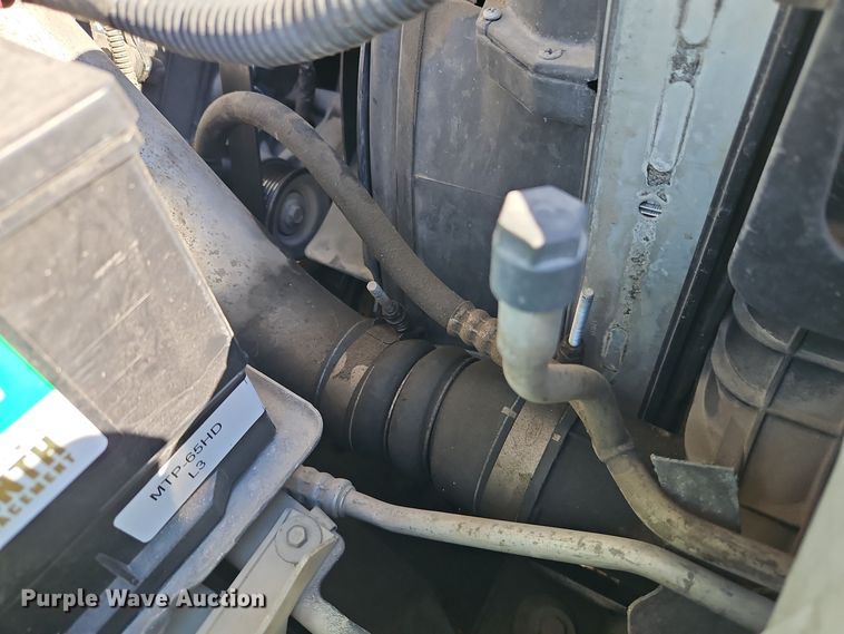 image for item EI8444 2005 Ford F450 Super Duty XL truck cab and chassis