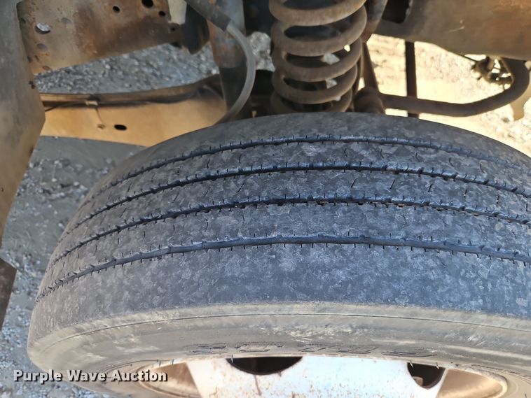 image for item EI8444 2005 Ford F450 Super Duty XL truck cab and chassis