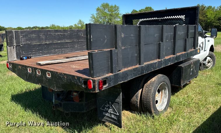 image for item EJ0496 2000 Ford F550 Super Duty XL dump truck