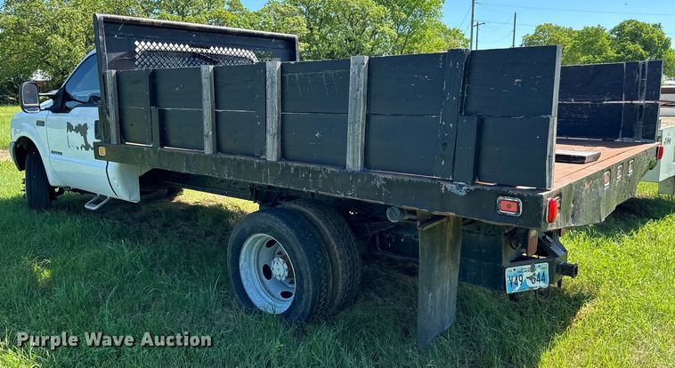 image for item EJ0496 2000 Ford F550 Super Duty XL dump truck