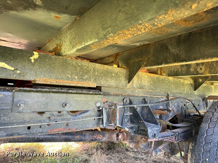 image for item EJ0496 2000 Ford F550 Super Duty XL dump truck