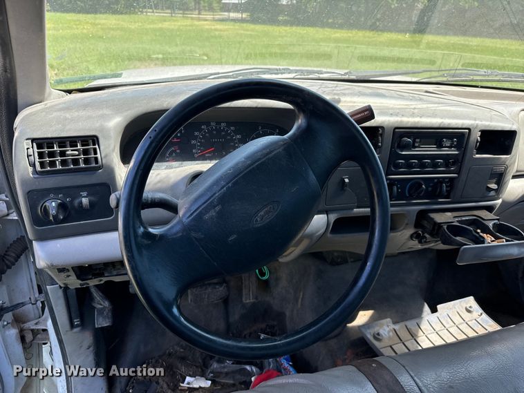 image for item EJ0496 2000 Ford F550 Super Duty XL dump truck