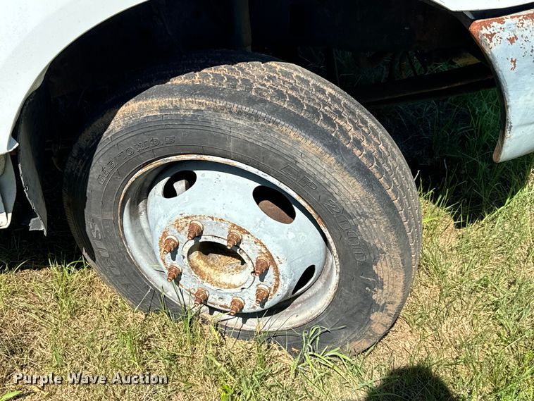 image for item EJ0496 2000 Ford F550 Super Duty XL dump truck