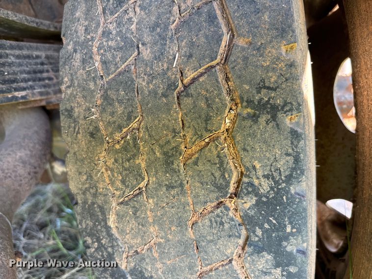 image for item EJ0496 2000 Ford F550 Super Duty XL dump truck