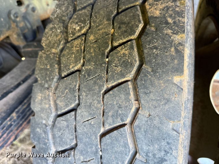 image for item EJ0496 2000 Ford F550 Super Duty XL dump truck