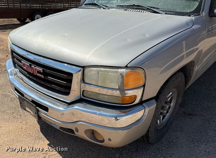 image for item EJ3105 2004 GMC Sierra 1500 Ext. Cab pickup truck