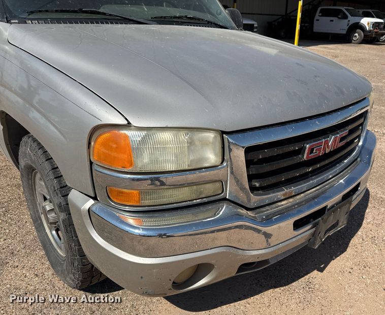 image for item EJ3105 2004 GMC Sierra 1500 Ext. Cab pickup truck