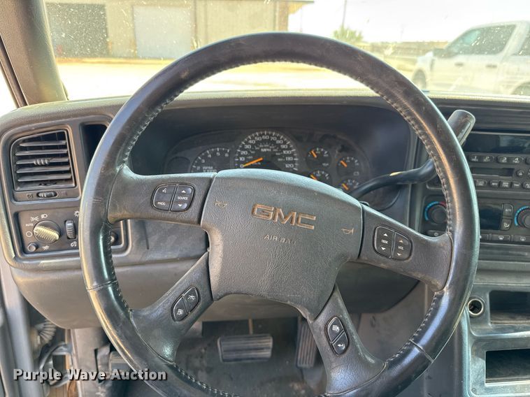 image for item EJ3105 2004 GMC Sierra 1500 Ext. Cab pickup truck