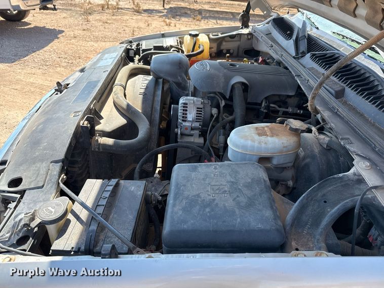 image for item EJ3105 2004 GMC Sierra 1500 Ext. Cab pickup truck