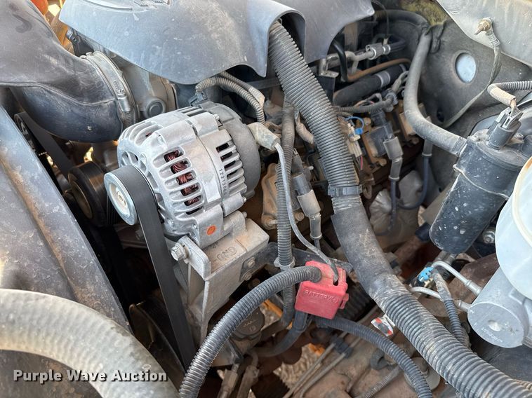 image for item EJ3105 2004 GMC Sierra 1500 Ext. Cab pickup truck