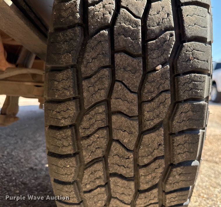 image for item EJ3105 2004 GMC Sierra 1500 Ext. Cab pickup truck