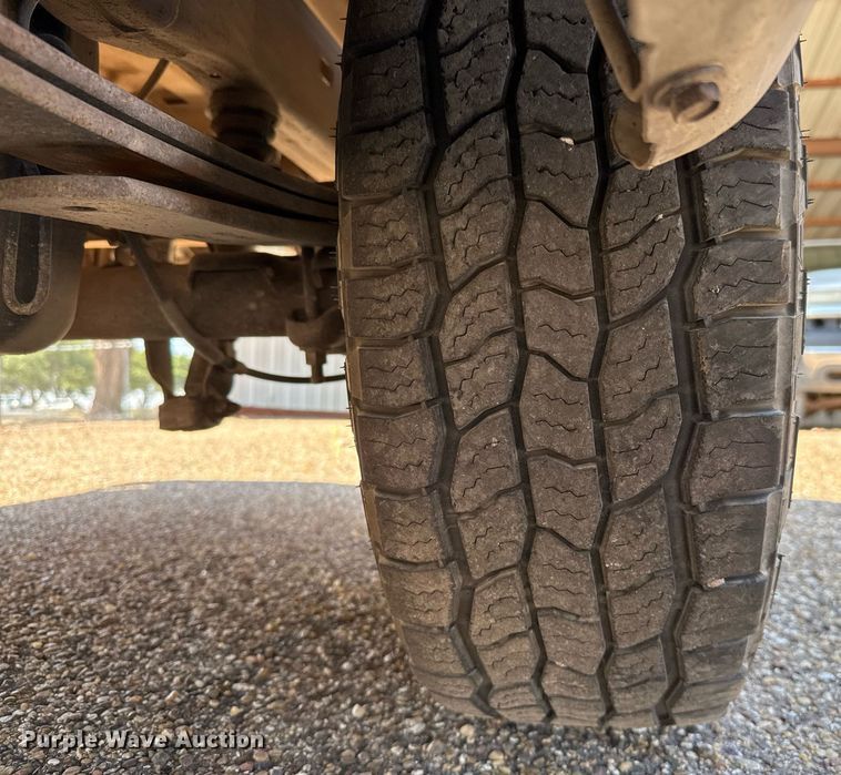 image for item EJ3105 2004 GMC Sierra 1500 Ext. Cab pickup truck