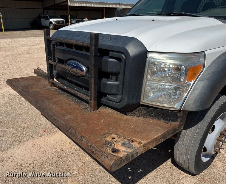 image for item EJ3106 2013 Ford F550 Crew Cab flatbed truck