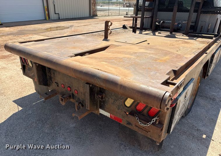 image for item EJ3106 2013 Ford F550 Crew Cab flatbed truck