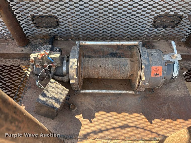 image for item EJ3106 2013 Ford F550 Crew Cab flatbed truck