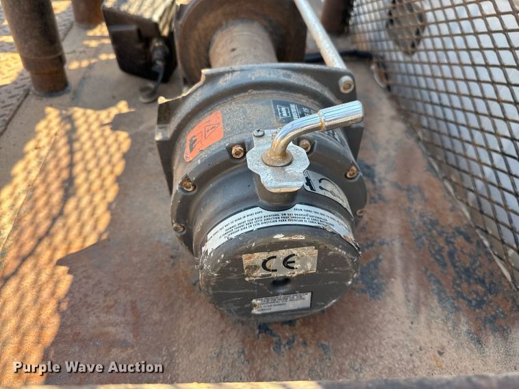 image for item EJ3106 2013 Ford F550 Crew Cab flatbed truck