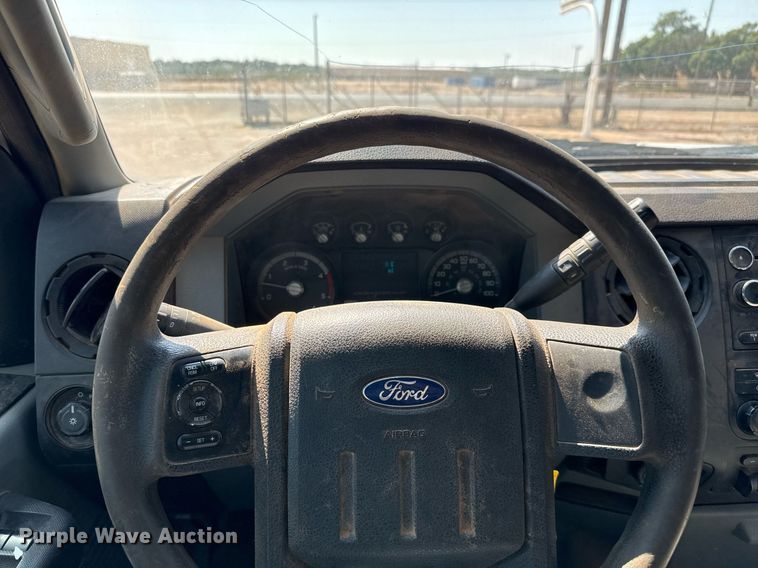 image for item EJ3106 2013 Ford F550 Crew Cab flatbed truck