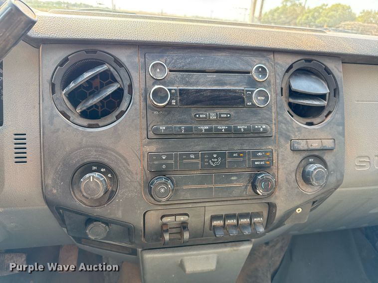 image for item EJ3106 2013 Ford F550 Crew Cab flatbed truck