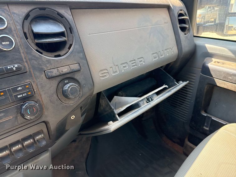 image for item EJ3106 2013 Ford F550 Crew Cab flatbed truck