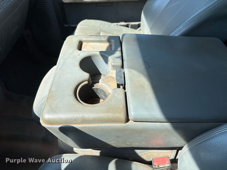 image for item EJ3106 2013 Ford F550 Crew Cab flatbed truck