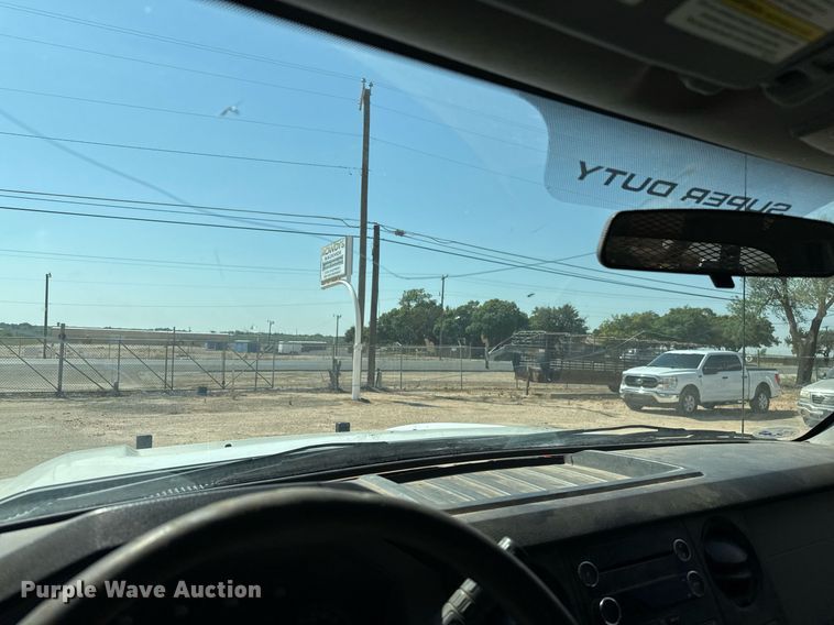 image for item EJ3106 2013 Ford F550 Crew Cab flatbed truck