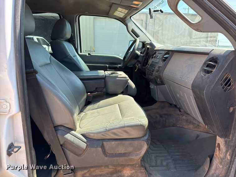 image for item EJ3106 2013 Ford F550 Crew Cab flatbed truck