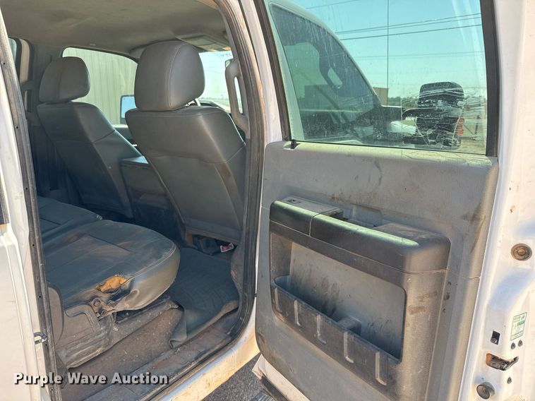 image for item EJ3106 2013 Ford F550 Crew Cab flatbed truck