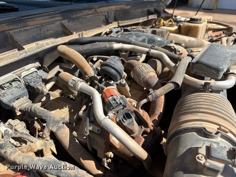 image for item EJ3106 2013 Ford F550 Crew Cab flatbed truck