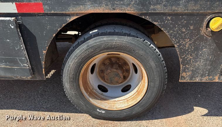 image for item EJ3106 2013 Ford F550 Crew Cab flatbed truck