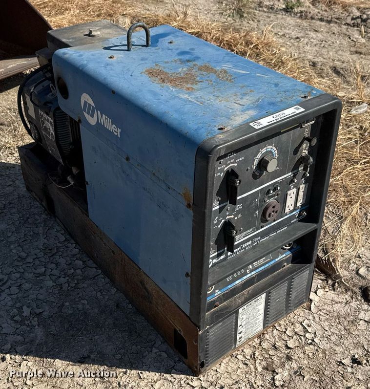 image for item EJ3113 1995 Miller Bobcat 225G Plus welder/generator