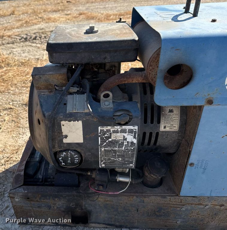 image for item EJ3113 1995 Miller Bobcat 225G Plus welder/generator