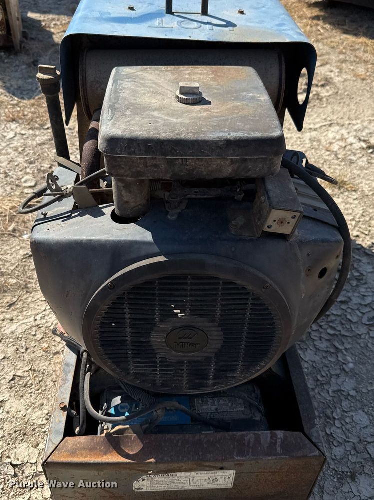 image for item EJ3113 1995 Miller Bobcat 225G Plus welder/generator