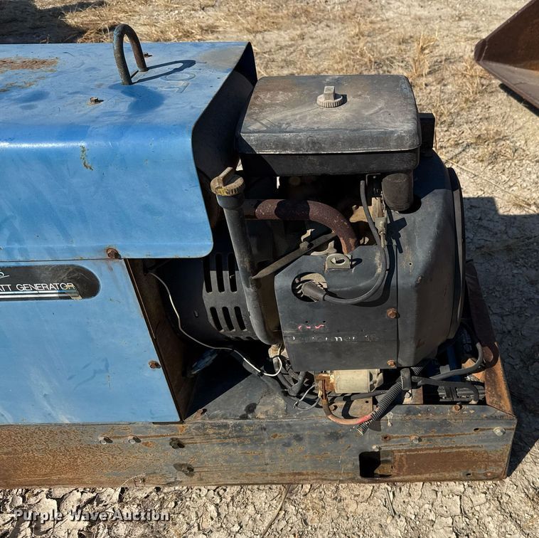 image for item EJ3113 1995 Miller Bobcat 225G Plus welder/generator