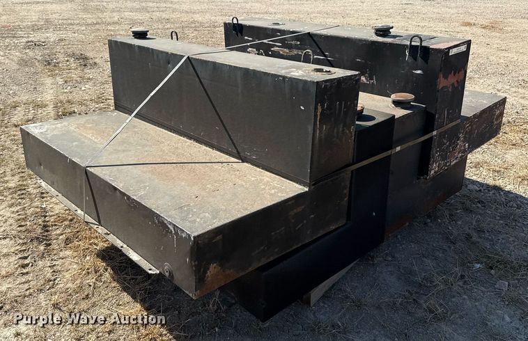 image for item EJ3114 (4) auxiliary fuel tanks